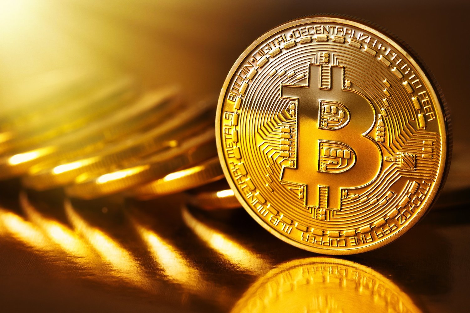 Institutional Investors Refocus On Bitcoin As Market Losses Intensifies