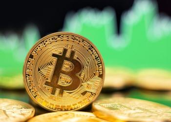 Bitcoin Rally As Altcoins Turn Green, Pushes Market Above $1 Trillion Threshold