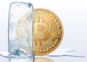 Bitcoin Manage To Hold Its Own As Wall Street Open With Losses, Analysts Weigh In On Bottom
