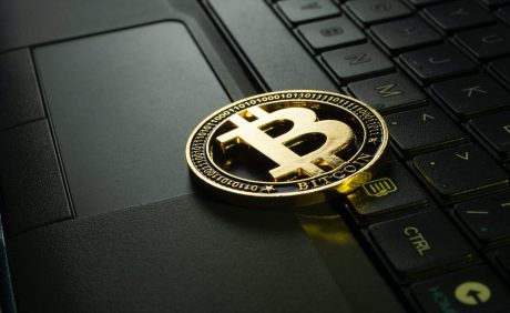 Holding For Gold: Micheal Saylor’s Poll Unveils Bitcoin Enthusiasts Aiming For $1 Million Mark