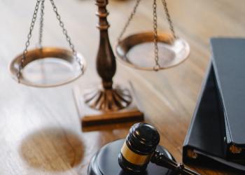 SEC Hands Coinbase A ‘Wells Notice;’ Coinbase Rebukes