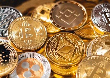 Crypto Riches: Altcoin Holders Swim In Profits