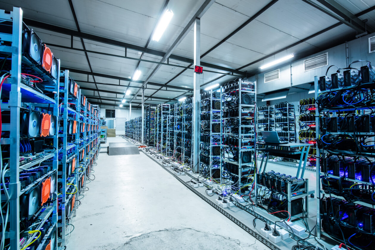 Bitcoin Miner Core Scientific Files for Chapter 11, Seeks Restructuring Amid Crypto Winter