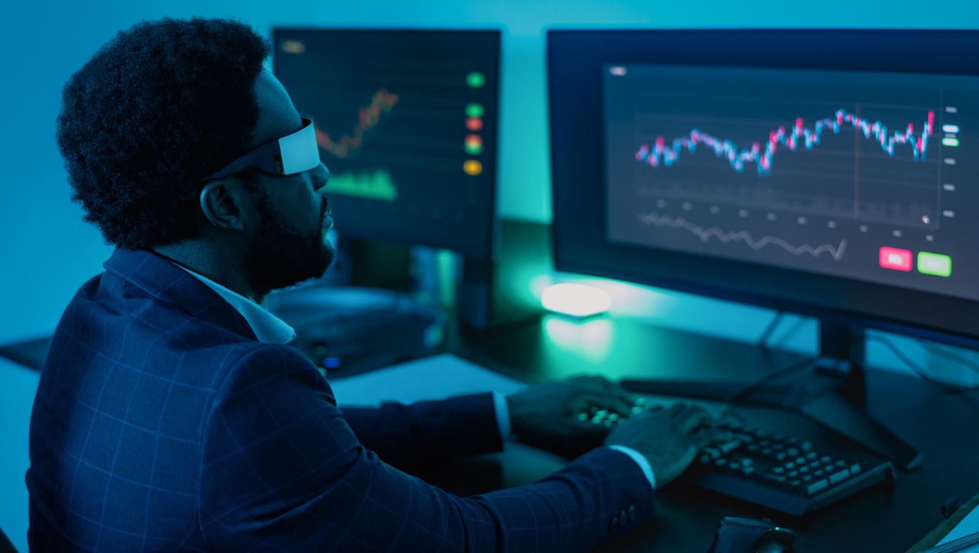Whales, Fresh Wallets Accumulating, Maker (MKR) Spikes 120% In 3 Months Whales, Fresh Wallets Accumulating, Maker (MKR) Spikes 120% In 3 Months