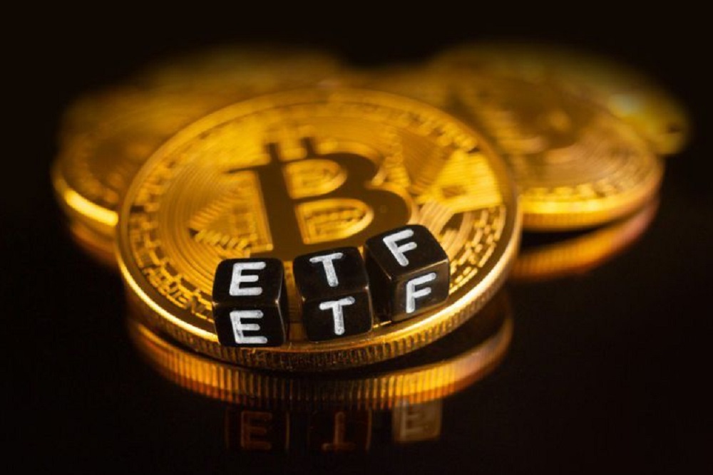 Spot Bitcoin ETF: US Lawmakers Jump In With Demands For The SEC Spot Bitcoin ETF: US Lawmakers Jump In With Demands For The SEC