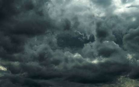 Solana Seeing Dark Clouds? Trader Predicts Steady Bottom Formation
