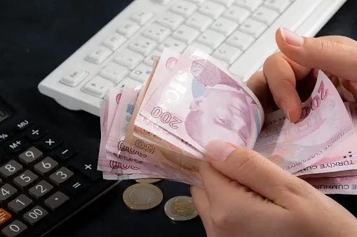 Uniswap Financial Win: New Fee Model Rakes In Over Million In A Month Amid DeFi Frenzy Uniswap Financial Win: New Fee Model Rakes In Over Million In A Month Amid DeFi Frenzy