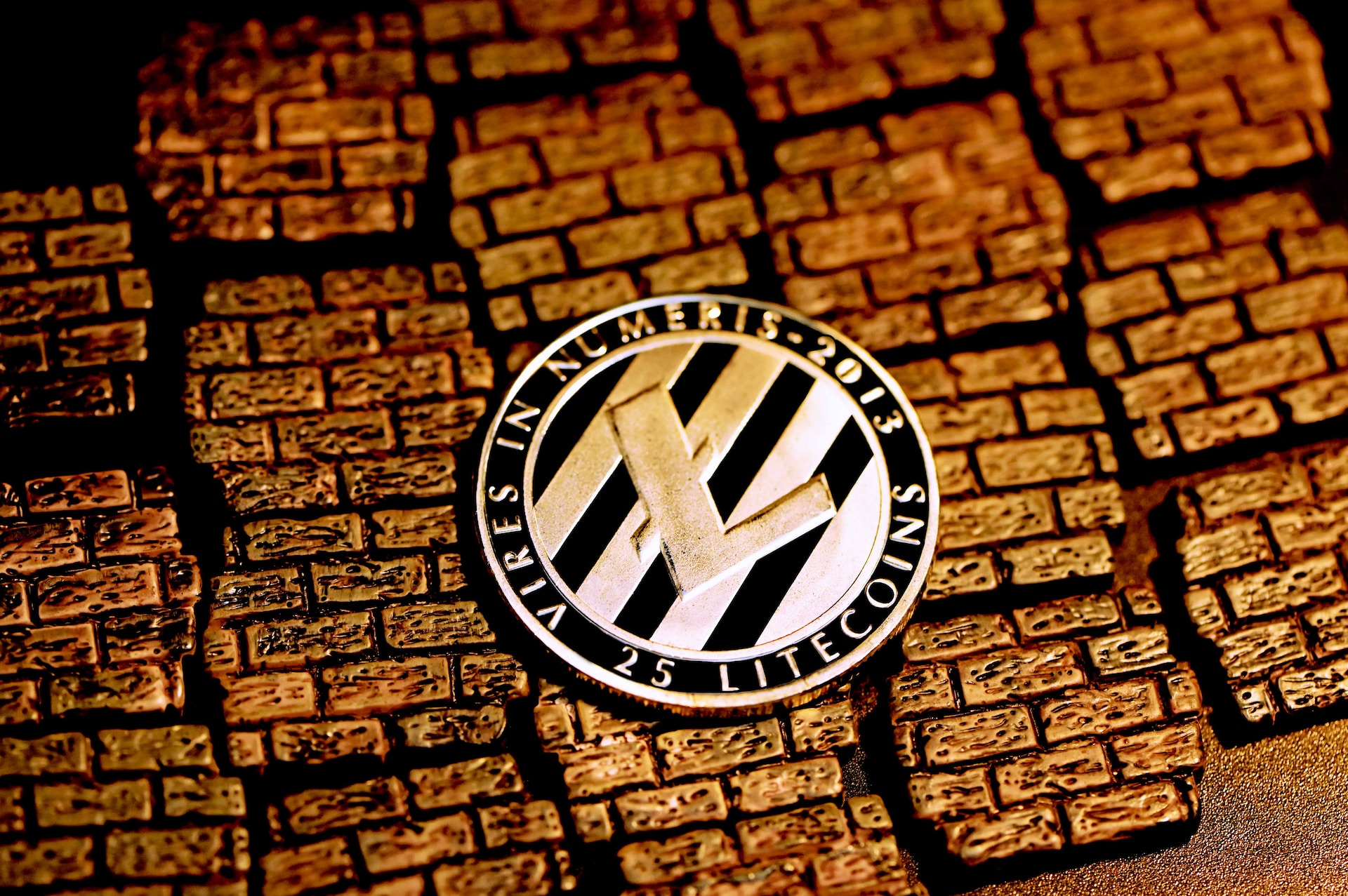 Here’s why trading expert John Bollinger warns against buying Litecoin. Here’s why trading expert John Bollinger warns against buying Litecoin.