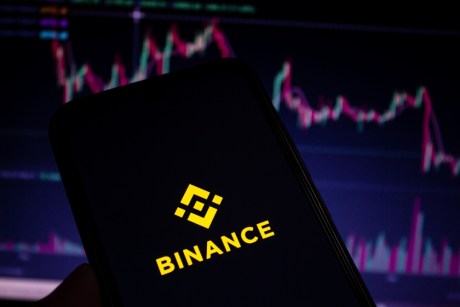 Crypto Market Reacts: Binance CEO Changpeng Zhao Steps Down