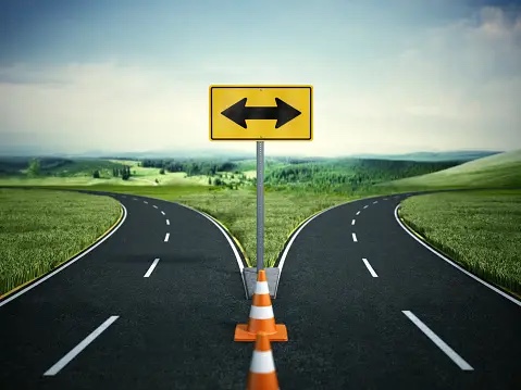 Bitcoin At A Crossroads? Economist’s Doom Prediction Clashes With Spot ETF Approval Hopes Bitcoin At A Crossroads? Economist’s Doom Prediction Clashes With Spot ETF Approval Hopes