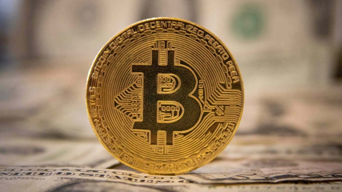 Analyst Predicts Bitcoin Consolidation, Eyes Long-Term Price Target Of 0,000