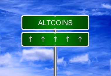 Altcoins Watchlist: Market Expert Spotlights ETH, BLUR, MATIC, And More For Explosive Gains