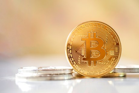 Bitcoin Bearish Signal: Analyst Warns Of Potential Drop To $59,000