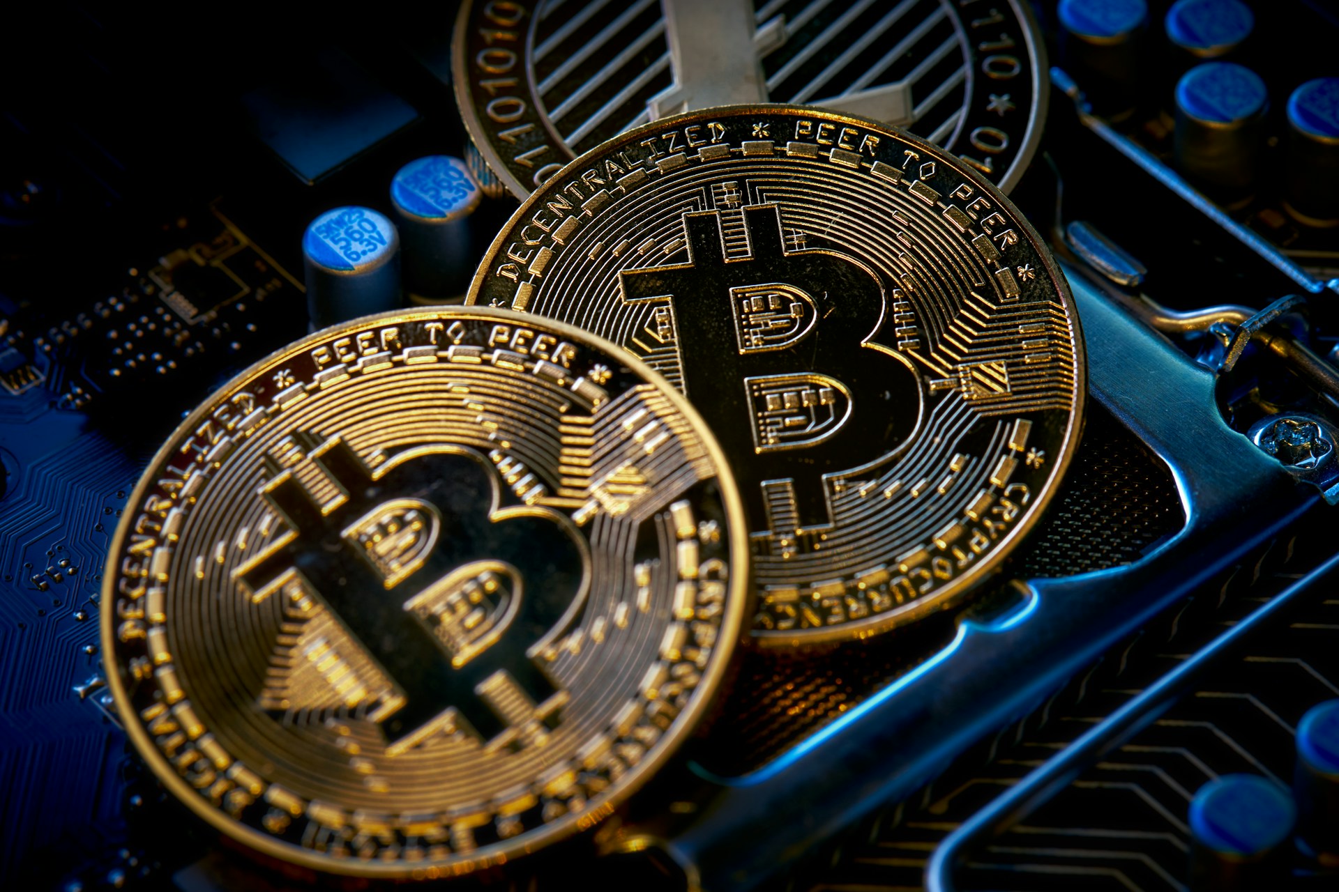 Bitcoin Investors Accumulate Almost Billion In BTC As Exchange Reserves Falls Towards New Lows Bitcoin Investors Accumulate Almost Billion In BTC As Exchange Reserves Falls Towards New Lows