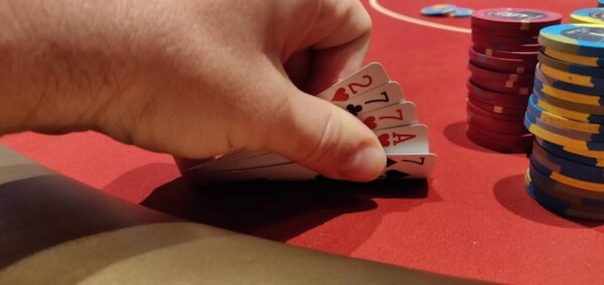 Kinh nghiệm chơi Poker 2-7