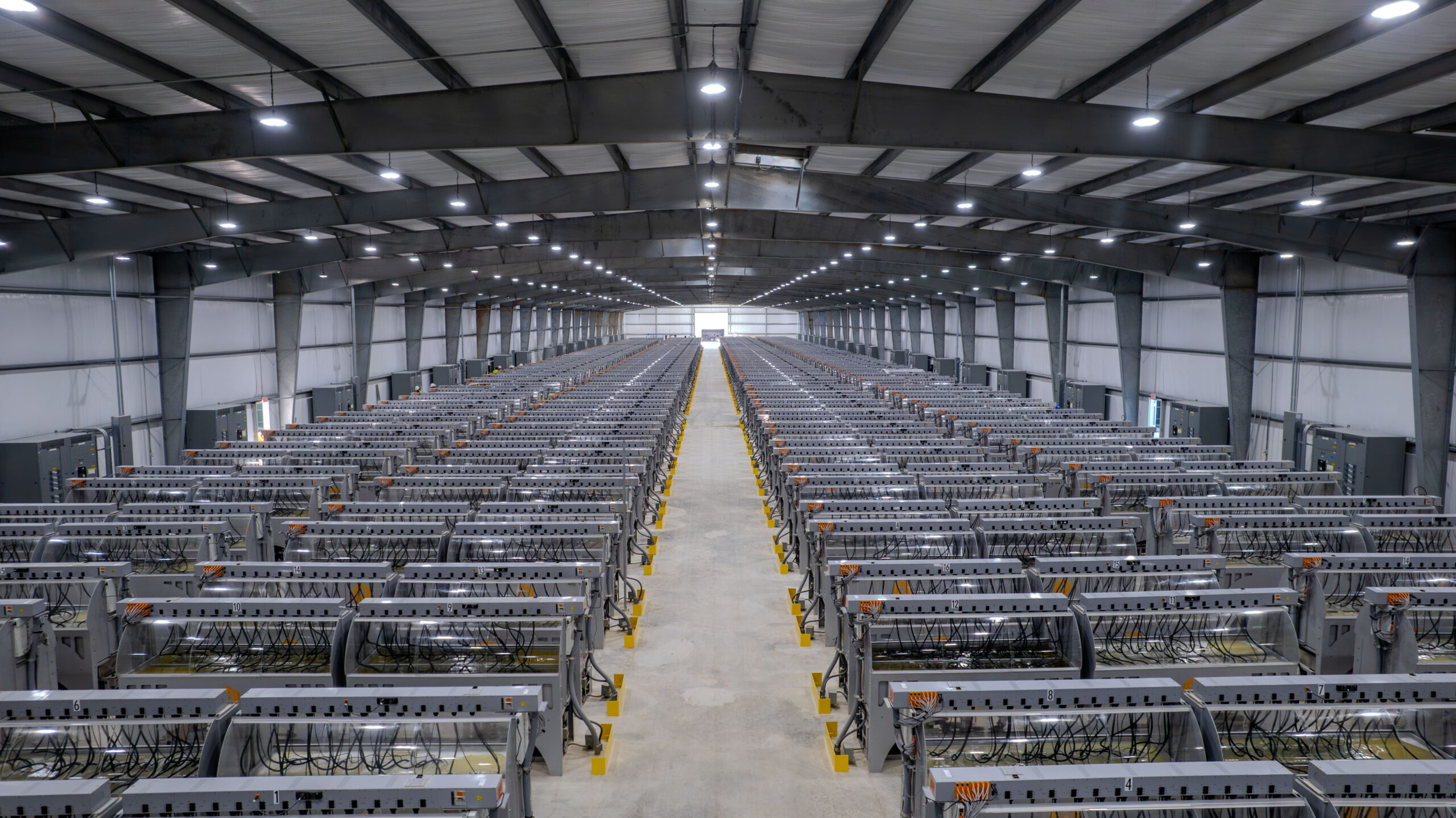 Bitcoin Mining Giant Abandons Full-Hold Strategy, Unloads $40M In Crypto