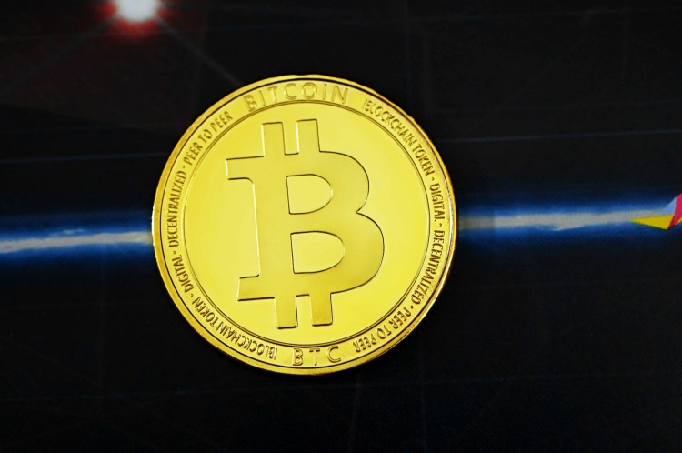 bitcoin cena