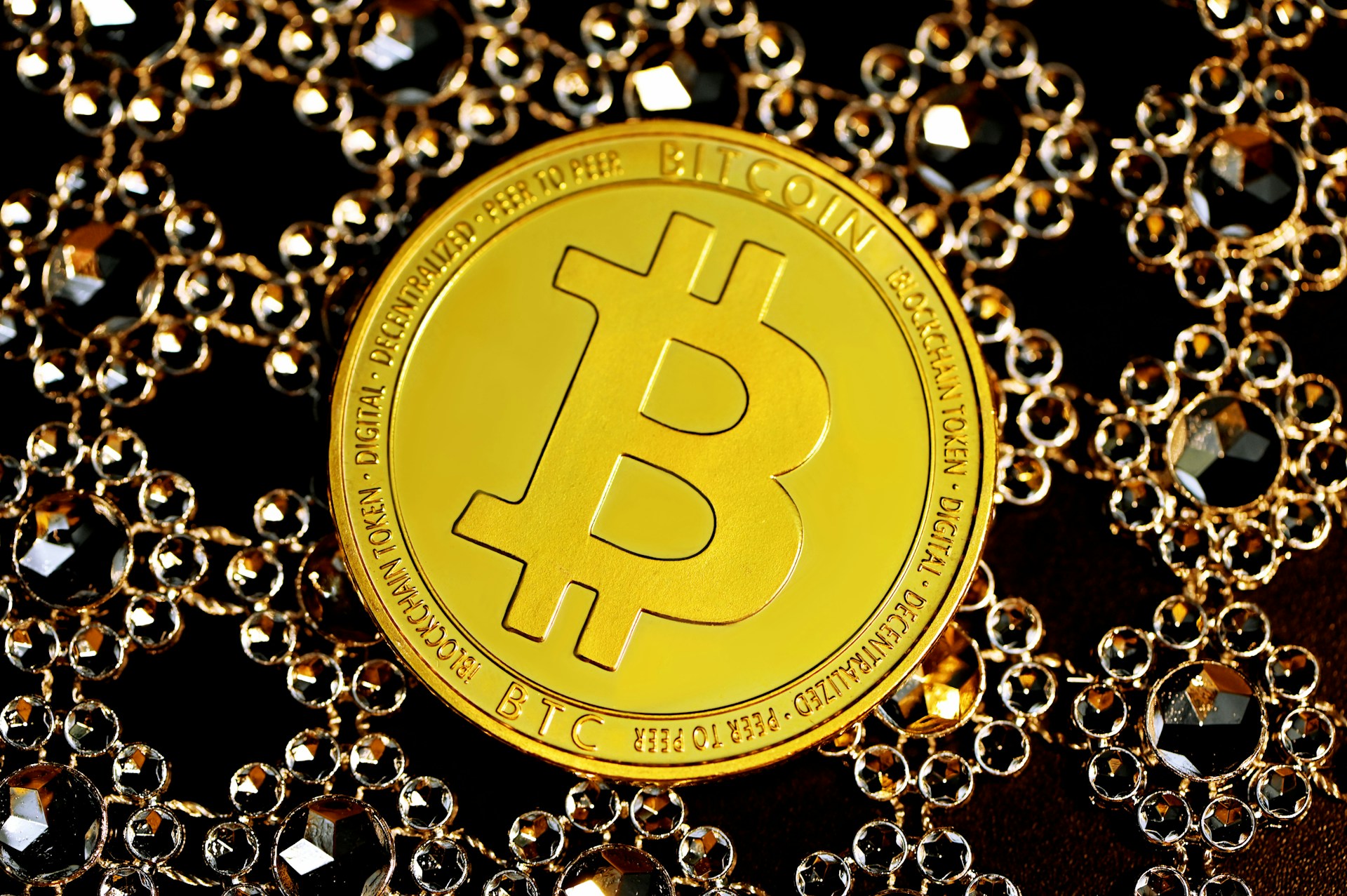 Bitcoin ATH Met With Mixed Whale Reactions – What’s The Market Signal?