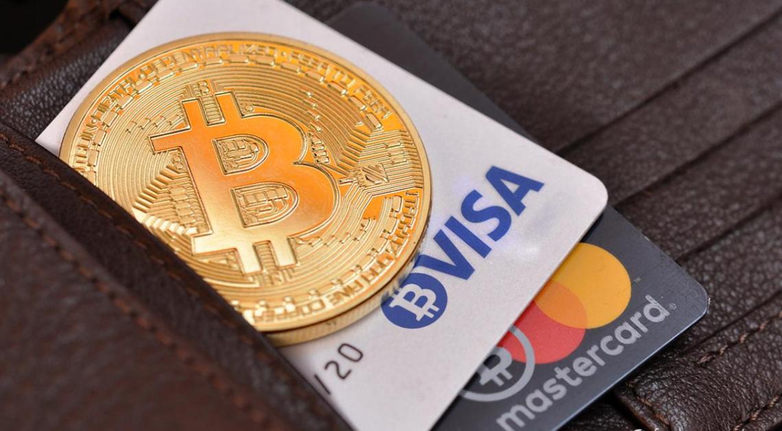 كيفية شراء العملات الرقمية بالفيزا أو بالماستر في عام ٢٠٢٥ – مراجعة لأفضل ١٠ منصات تداول
