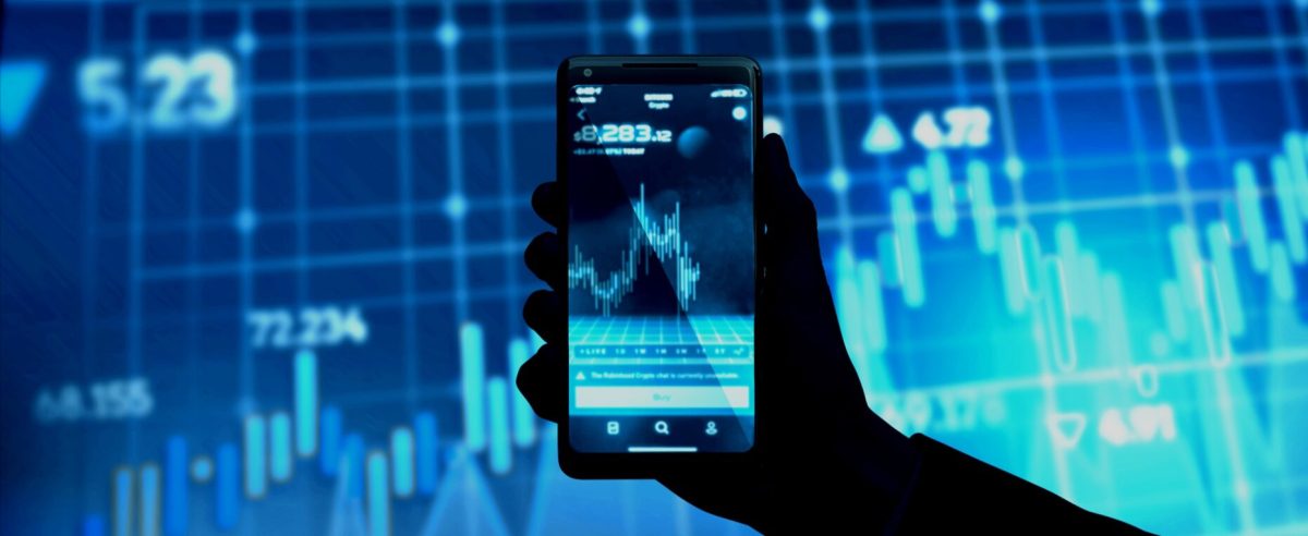 Nový DeFi coin posílil o 76.6 %, zatímco Solana a Tron trpí kvůli tržní volatilitě