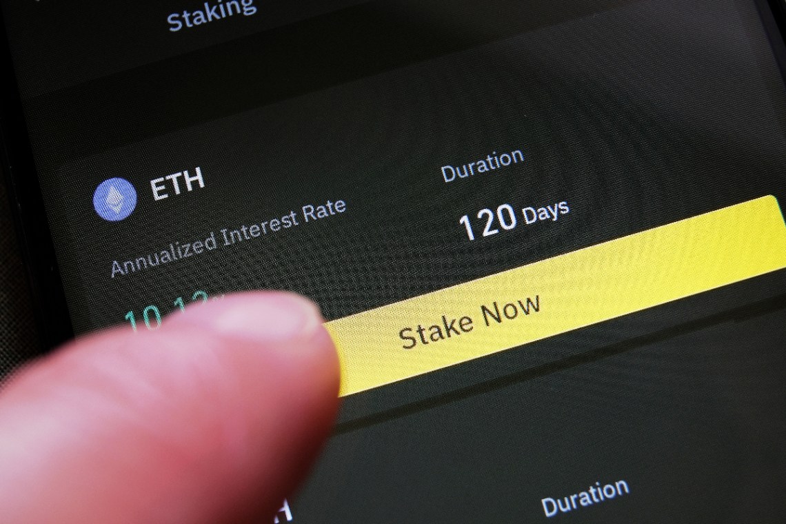 Najlepšie crypto staking kryptomeny v roku 2025