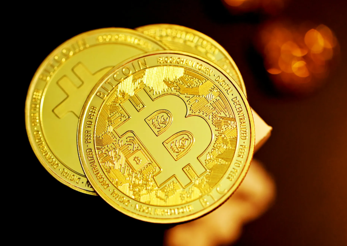 “Индиана Джонс криптомира”: как Майкл Сэйлор променял золото на биткоин