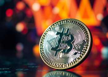 Prăbușirea acțiunilor crypto treasury: investitorii se refugiază în presale-uri sigure precum PEPENODE