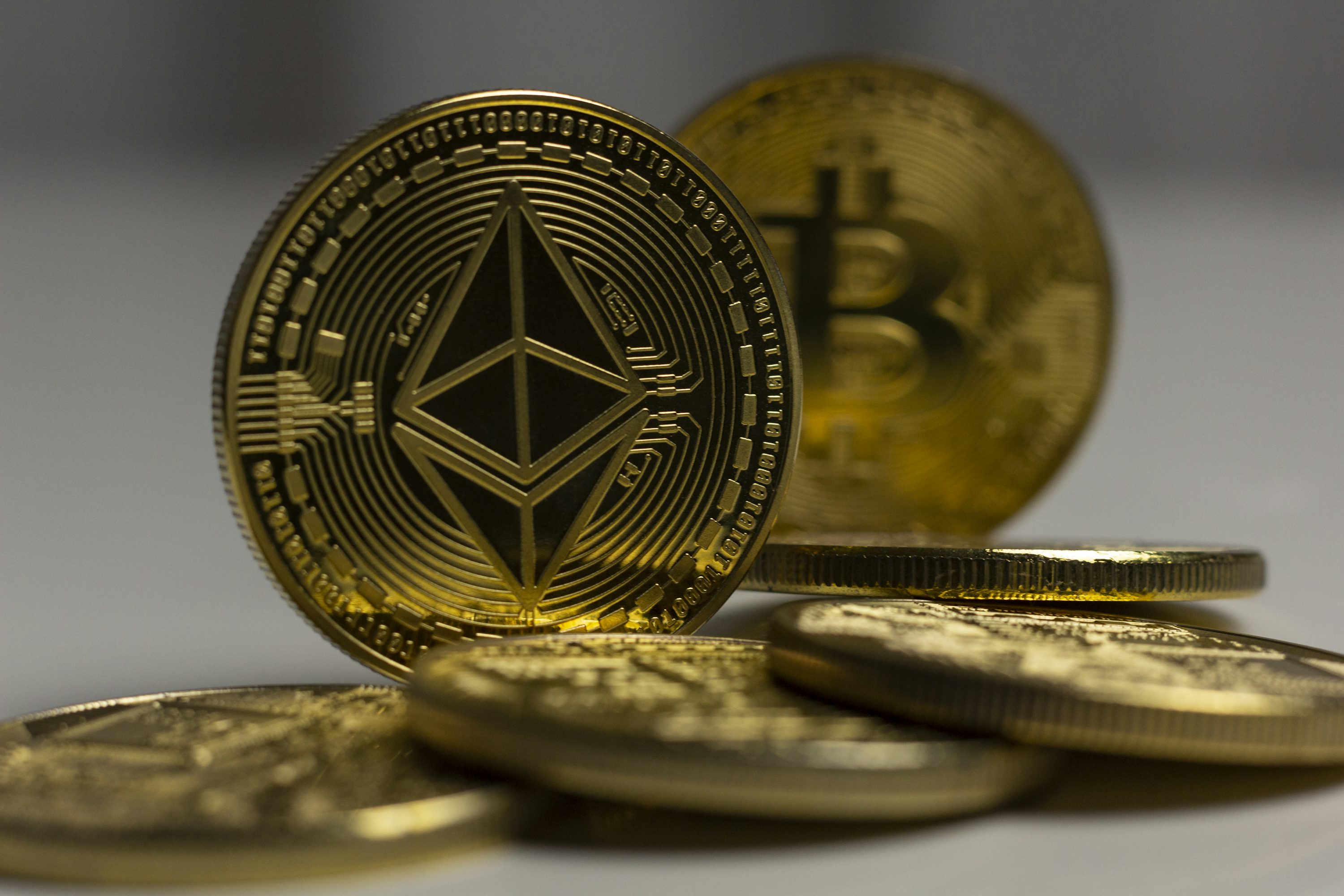 Bitcoin Liquidity Flush Meets Ethereum Recovery Push — Traders Await The Next Big Signal