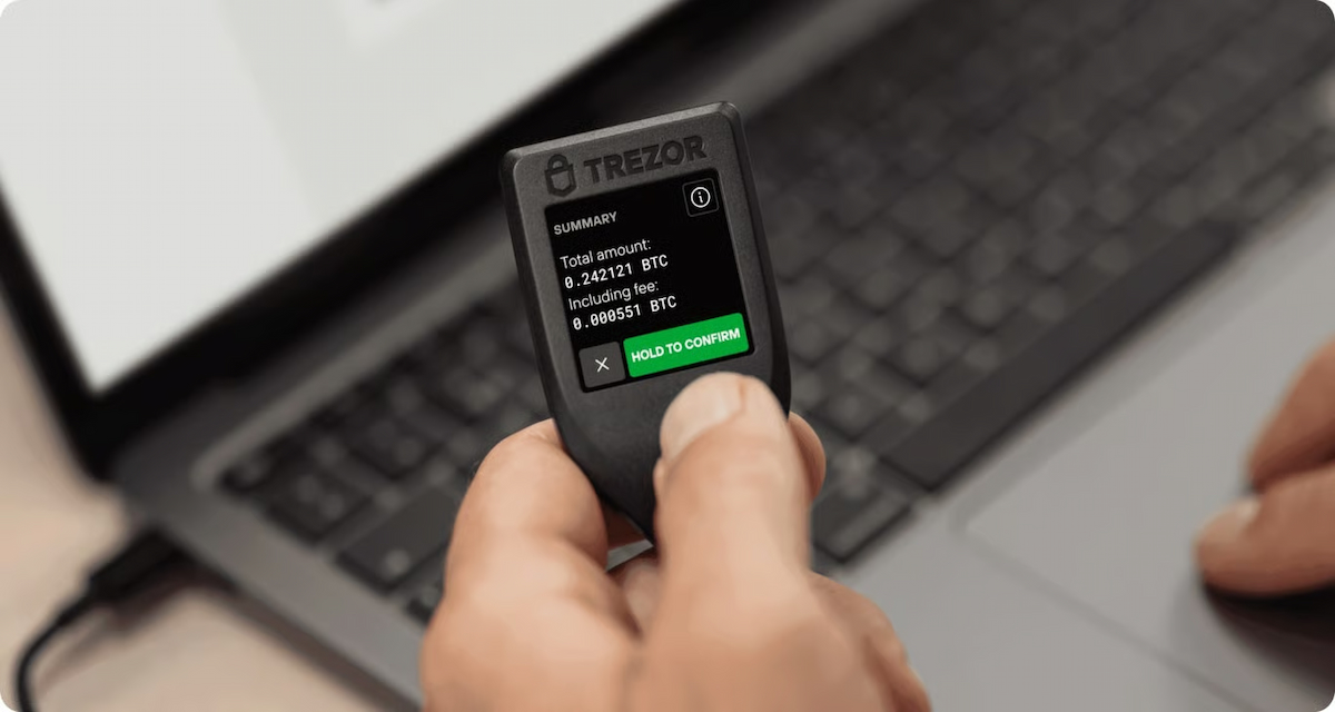 Trezor Model T - drošība un lietošanas ērtums
