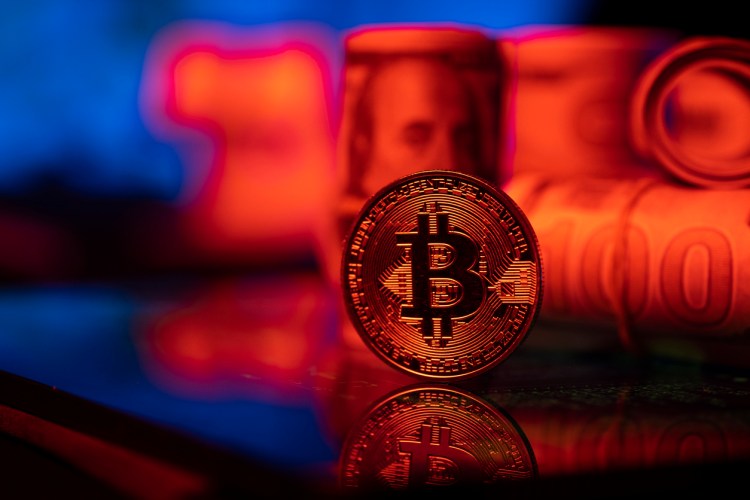 Bitcoin Sharpe Signal Slips Into Negative Territory — More Pain For BTC?