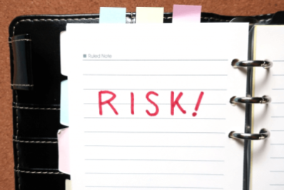リスクと書かれたノート