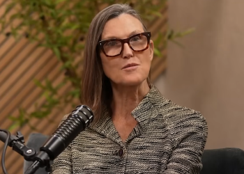 Cathie Wood: Trump May Buy Bitcoin For US Reserve Ahead Of Midterms