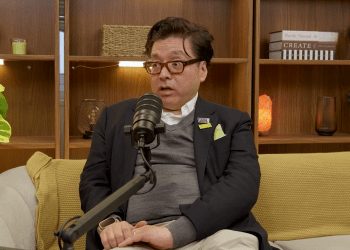 Tom Lee Still Sees Bitcoin At $250,000 But Warns 2026 Gets ‘Jagged’