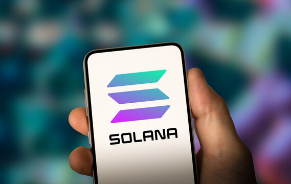 Solana Pauses After 20% Drop — This Key Level Could Decide What’s Next Solana Pauses After 20% Drop — This Key Level Could Decide What’s Next