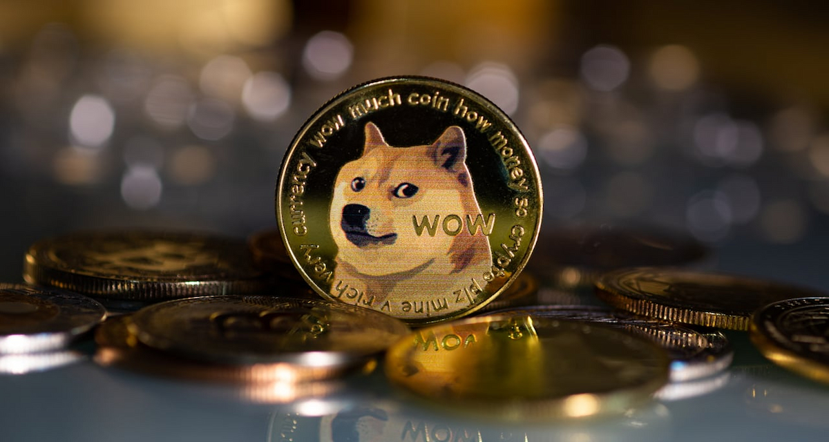 Dogecoin koers: van meme naar $0,50 -wat moet er gebeuren?