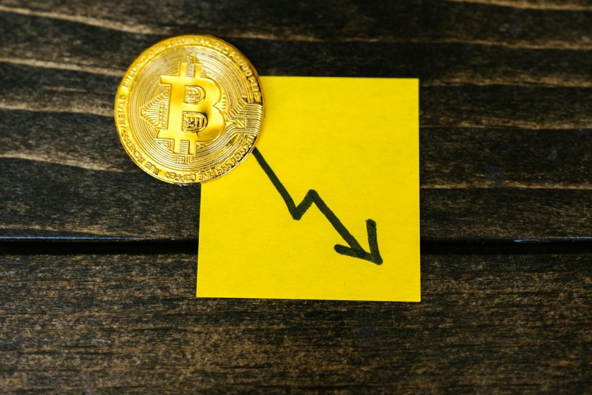 Record Pain: Bitcoin Investors Suffer $4.5B Loss, Most In 3 Years