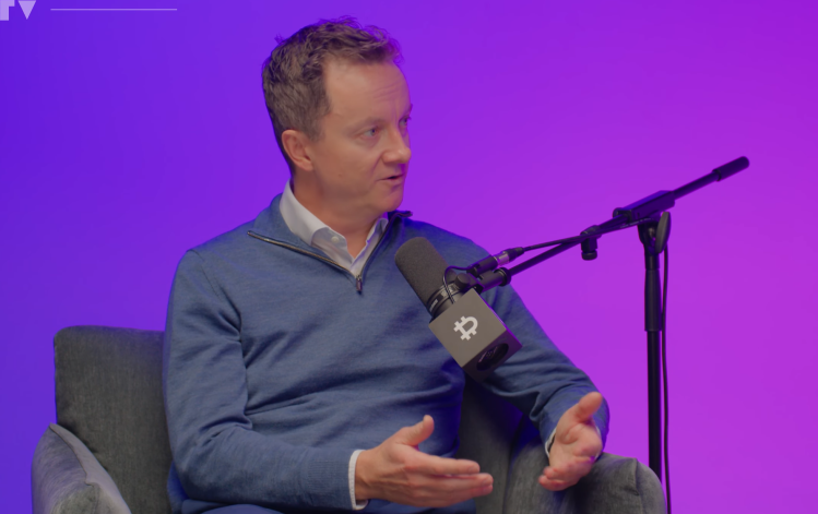 Bitcoin May Sink To $50K Before Rallying, Standard Chartered’s Kendrick Warns