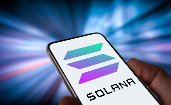 Solana Compression Phase Intensifies — Next Move Could Be Explosive