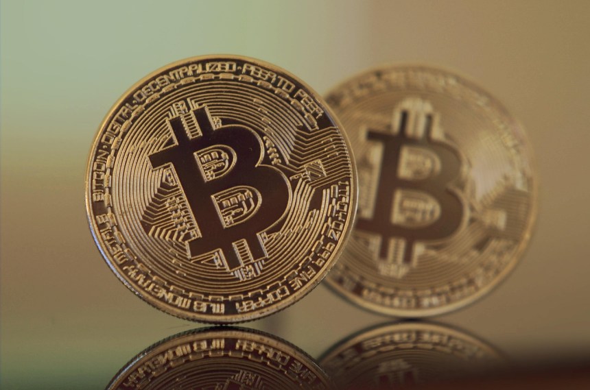 Bitcoin Reclaims $73,000 Mark But Traders Remain Unconvinced – Details