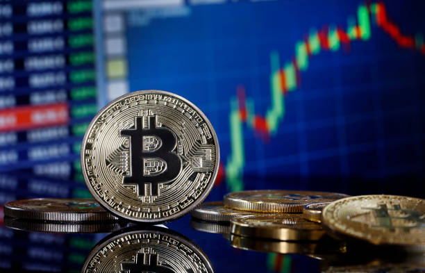 Bitcoin Bearish Flag Goes Up As Expert Analyst Predicts A Massive Crash To $44,000