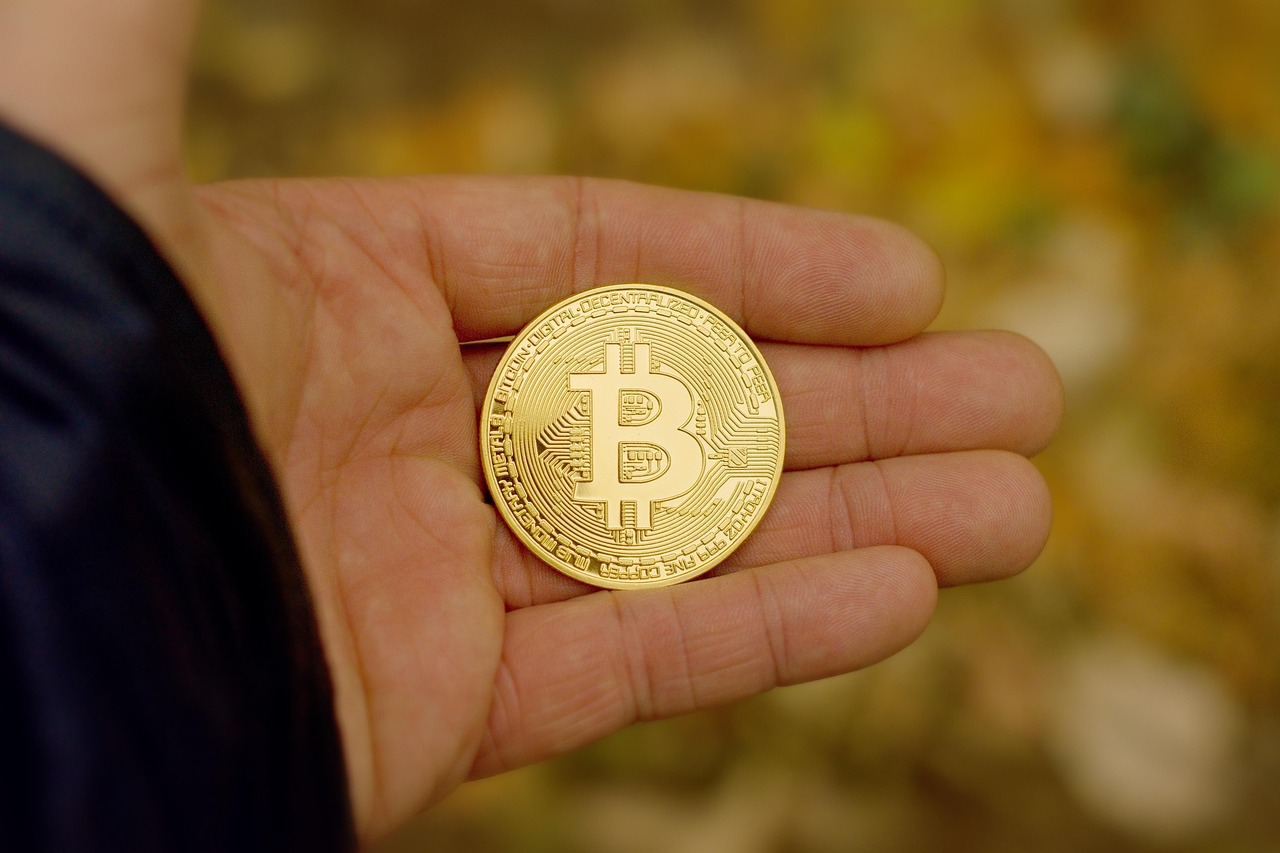 Bitcoin Price Breaks 14-Year Support For The First Time In History, Analyst Predicts $50,000 Target